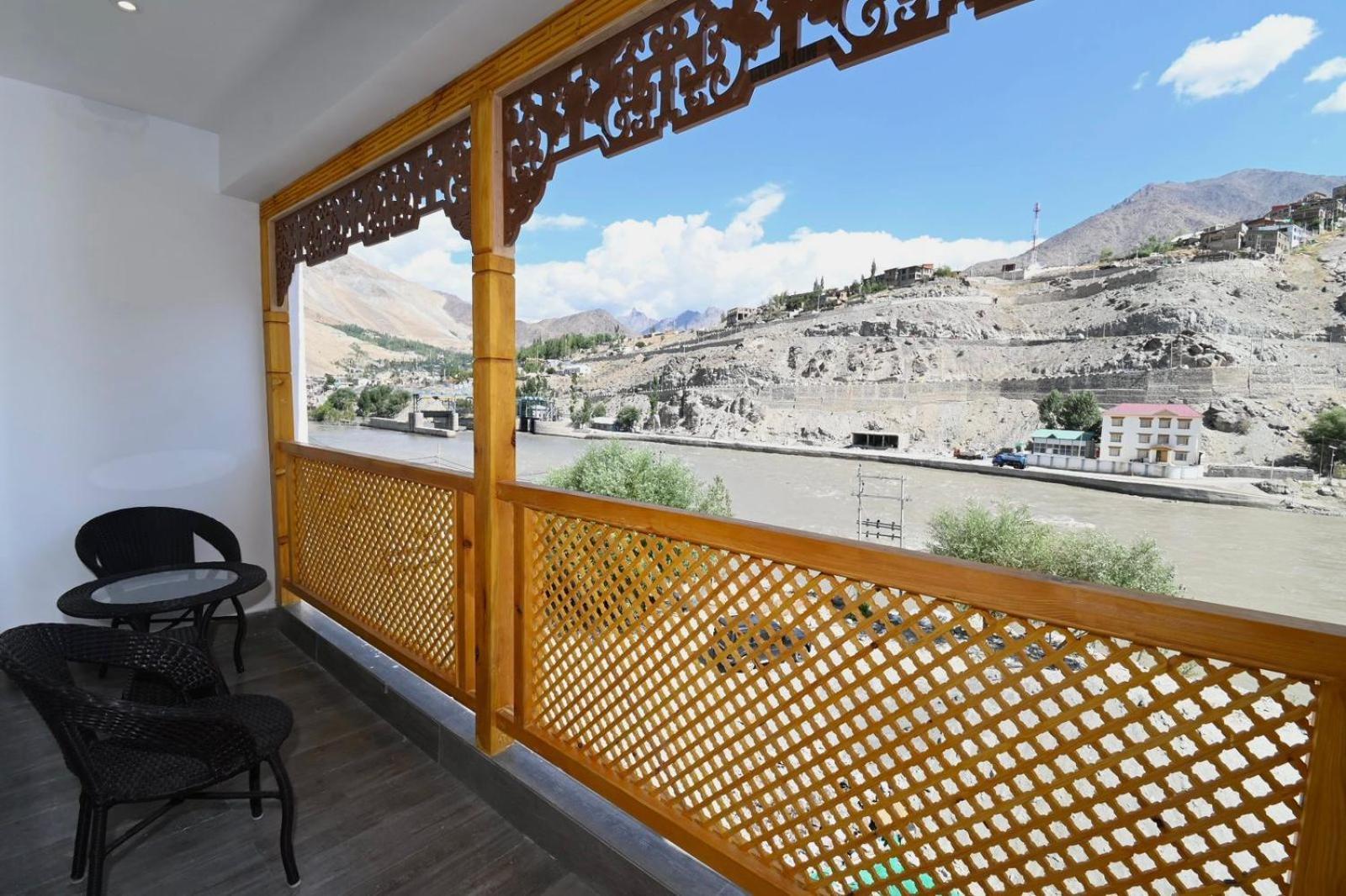 Hotel The Haven Kargil Bagian luar foto